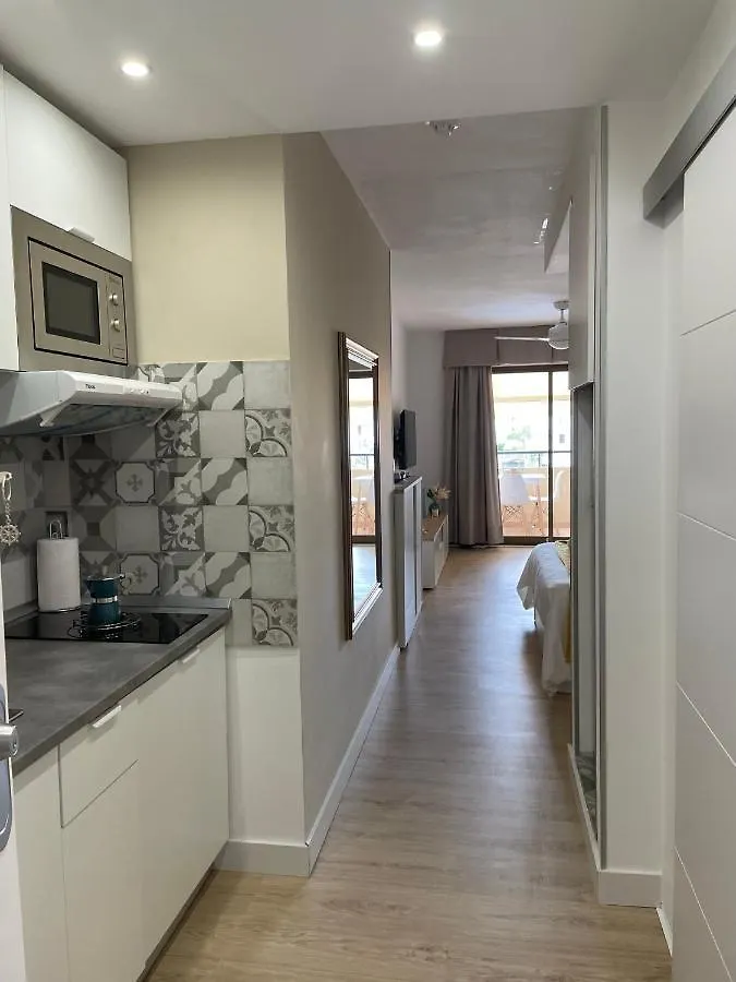 Estudio Los Cristianos 0*, Los Cristianos (Tenerife) İspanya